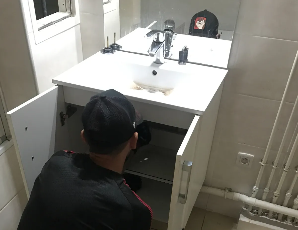 Photo du chantier : débouchage d'un lavabo